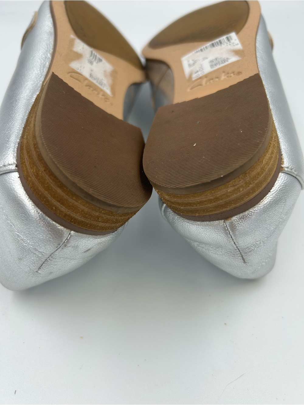 ⁠Clarks Silver Metallic Leather Cushion Plus Penny Loafers Size 7.5⁠ - Picture 14 of 14